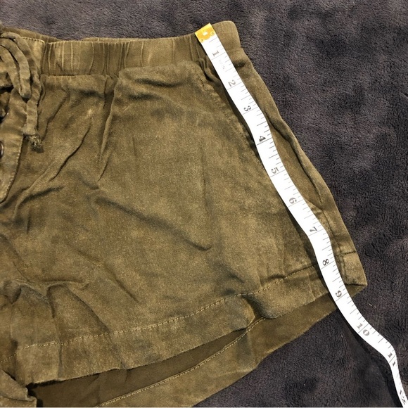 Chaser Heirloom Army Green Lace Up Shorts Size Medium NWT - Picture 8 of 11